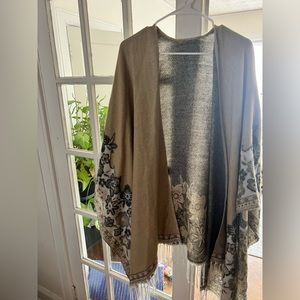 Reversible cashmere blend shawl OS